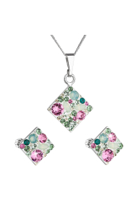Sada šperkov s kryštálmi Swarovski náušnice, retiazka a prívesok zelený kosoštvorec 39126.3 chrysolite Obrázok pre Sada šperkov s kryštálmi Swarovski náušnice, retiazka a prívesok zelený kosoštvorec 39126.3 chrysolite