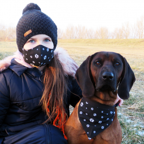 Obrázok pre SADA Bavlnená šatka pre psíka + rúško - Psie labky / čierna