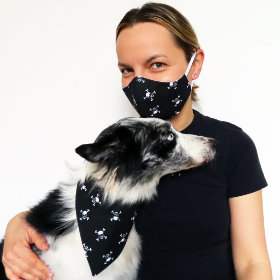 Obrázok pre SADA Bavlnená šatka pre psíka + rúško - Lebky / čierna