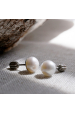 Obrázok pre Strieborné náušnice kôstky s bielou riečnou perlou 21004.1